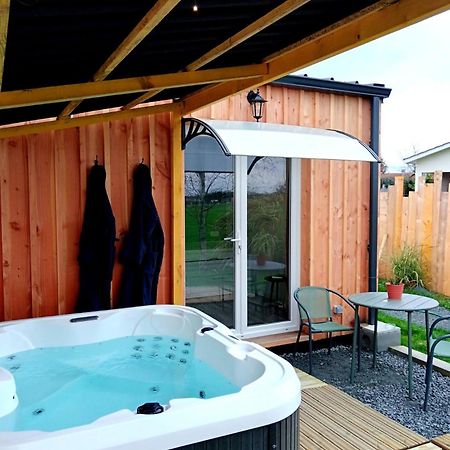 Chalet Cosy Avec Option Jacuzzi Saint-Genes-de-Fronsac Exterior foto